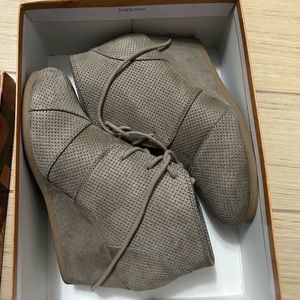 Tan Women Wedge tie-up booties